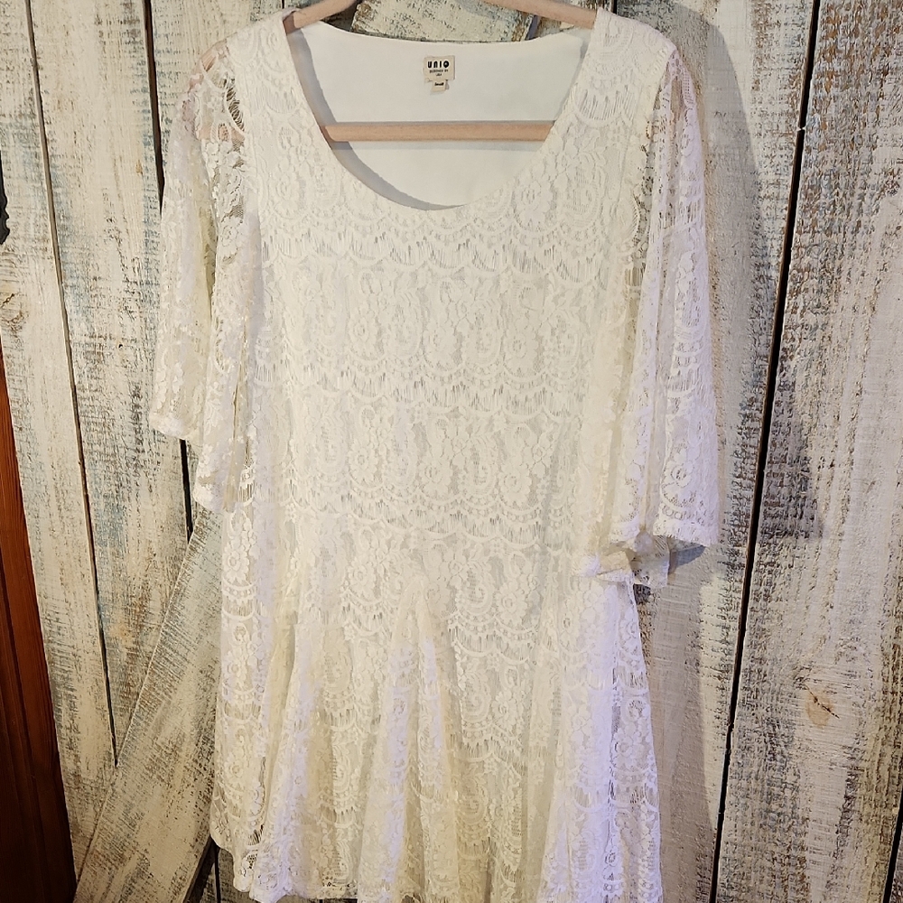 Elegant White Lace Mini Dress